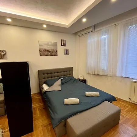 Arena 28 Apartment *