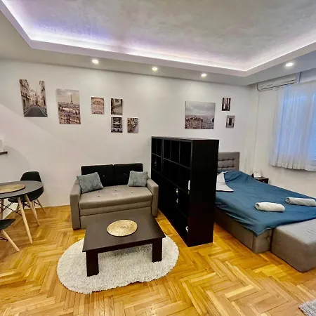 Apartment Arena 28 *