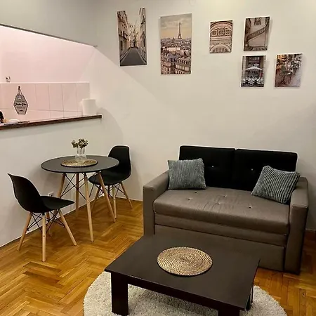 Arena 28 Apartment *